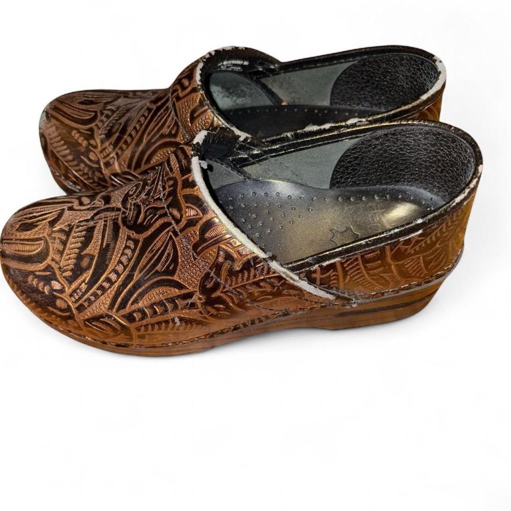 Dansko Women's Brown Patterned Mules - image 6
